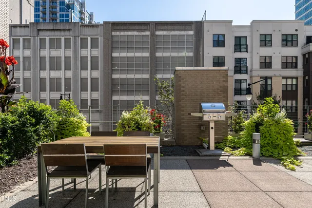 a car parked in front of a building