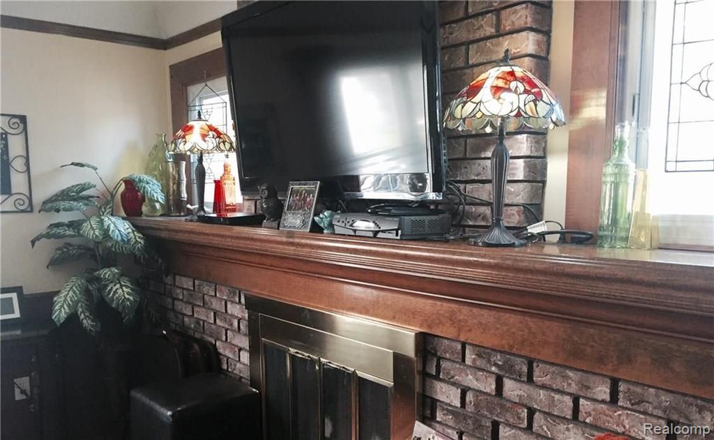 135 Riverside Drive Mount Clemens, MI 48043 - Photo 7 of 54 Gallery Image 7