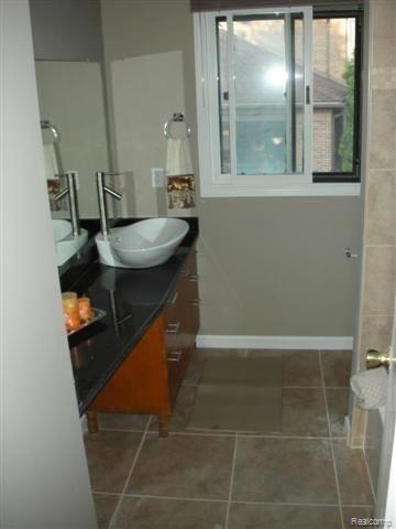 36799 Chesapeake Road Farmington, MI 48335 - Photo 14 of 24 FULL BATH