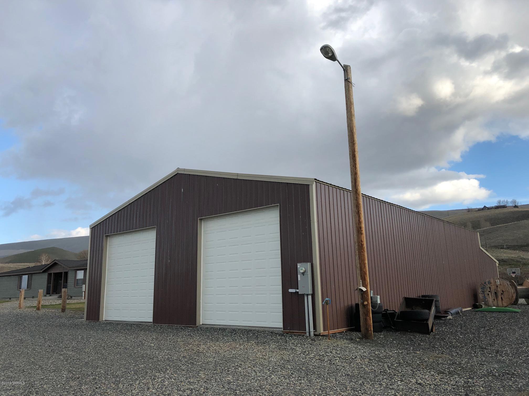 150019 West Richards Road Prosser, WA 99350 - Photo 2 of 27 FRONT OF SHOP