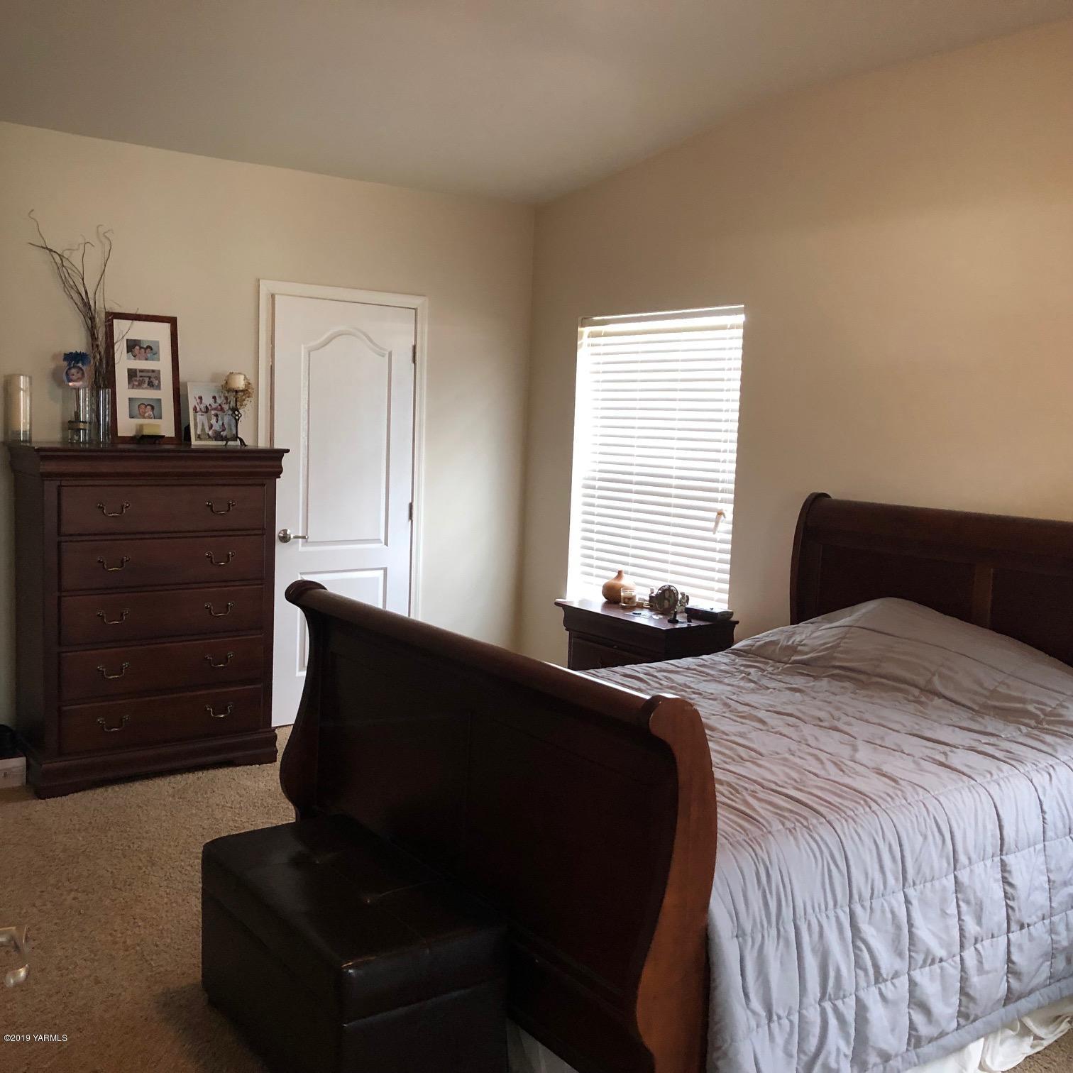 150019 West Richards Road Prosser, WA 99350 - Photo 25 of 27 MASTER BEDROOM