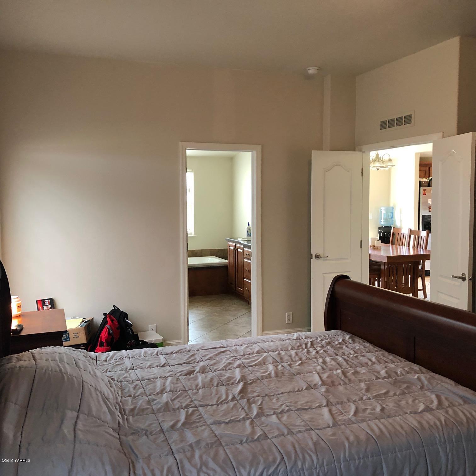 150019 West Richards Road Prosser, WA 99350 - Photo 27 of 27 MASTER BEDROOM