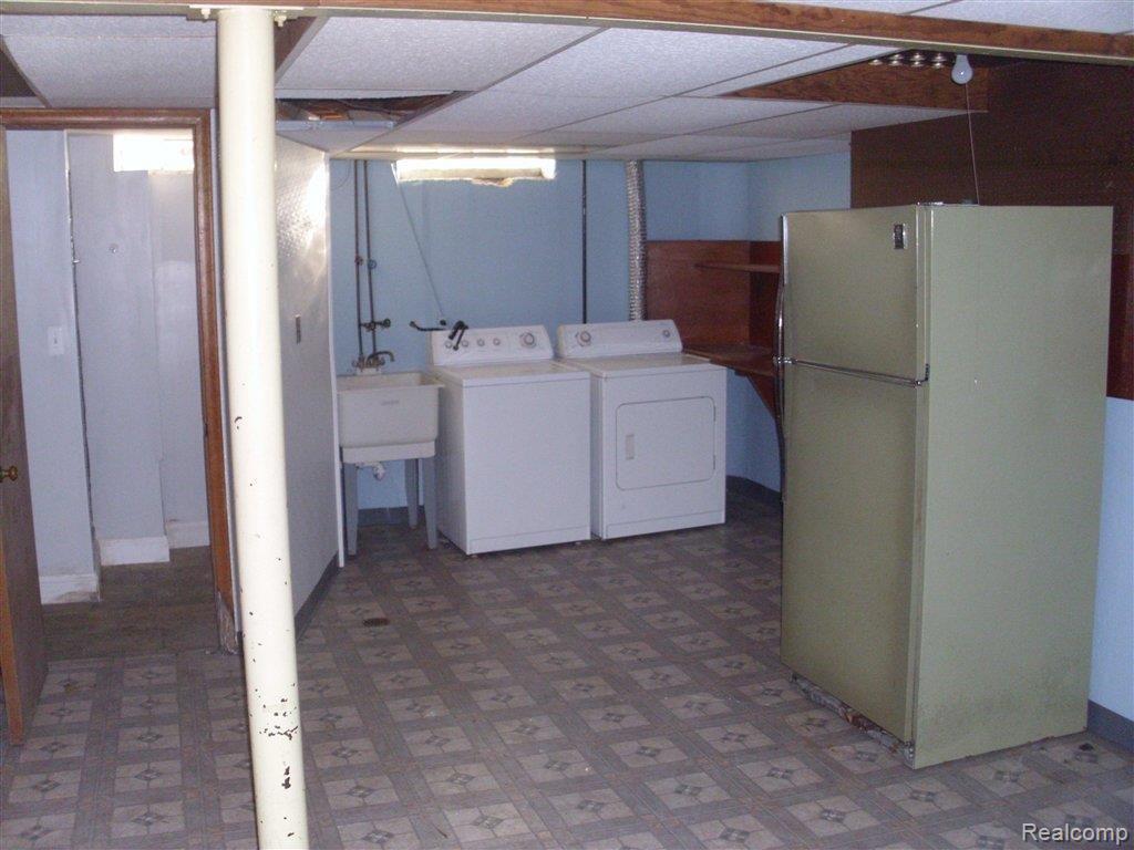 9332 Salem Road Redford, MI 48239 - Photo 11 of 14 261-866557 Basement.JPG