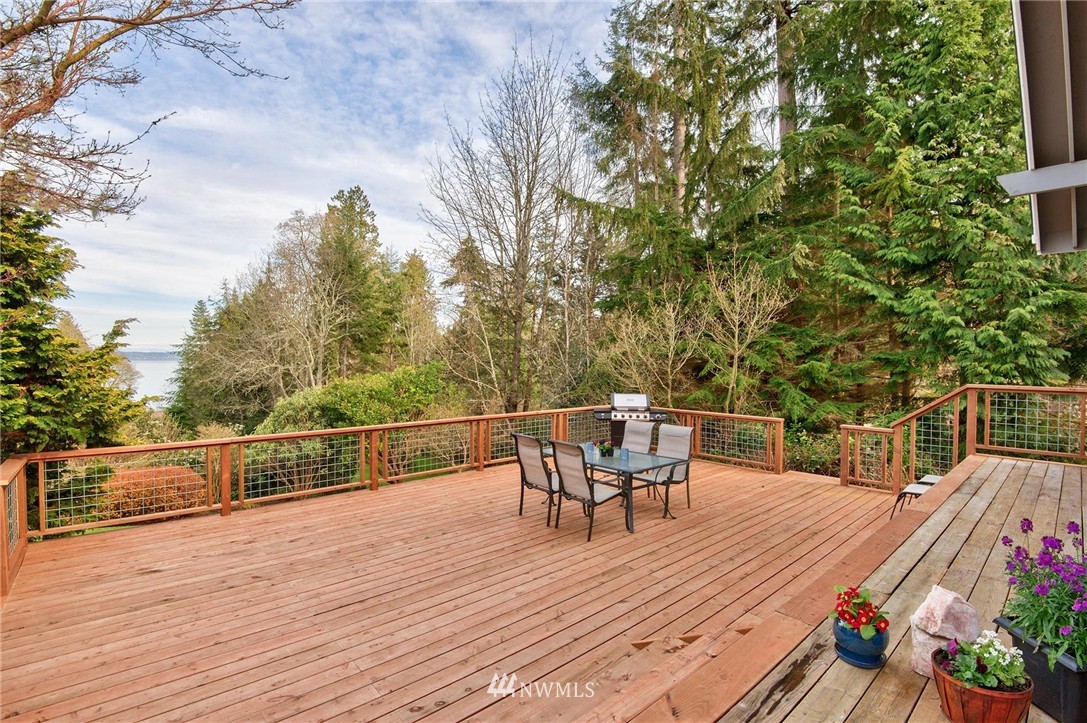 16680 Agate Point Road Northeast Bainbridge Island, WA 98110 - Photo 1 of 1 Gallery Image 1