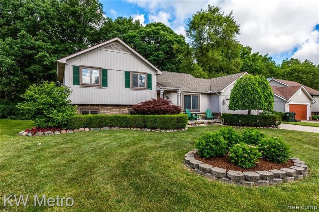 771 Kentucky Drive Rochester Hills, MI 48307 - Photo 2 of 22