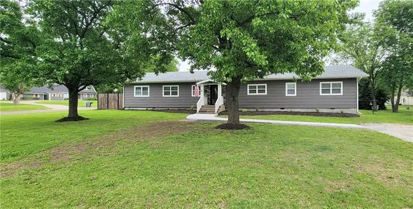 $259,000 | 733 North Elm Street, Iola, KS 66749