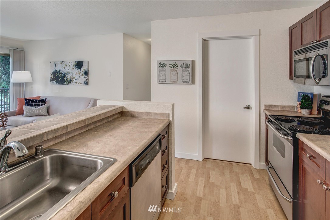 9805 Avondale Road Northeast, Unit T253 Redmond, WA 98052 - Photo 8 of 37 Gallery Image 8