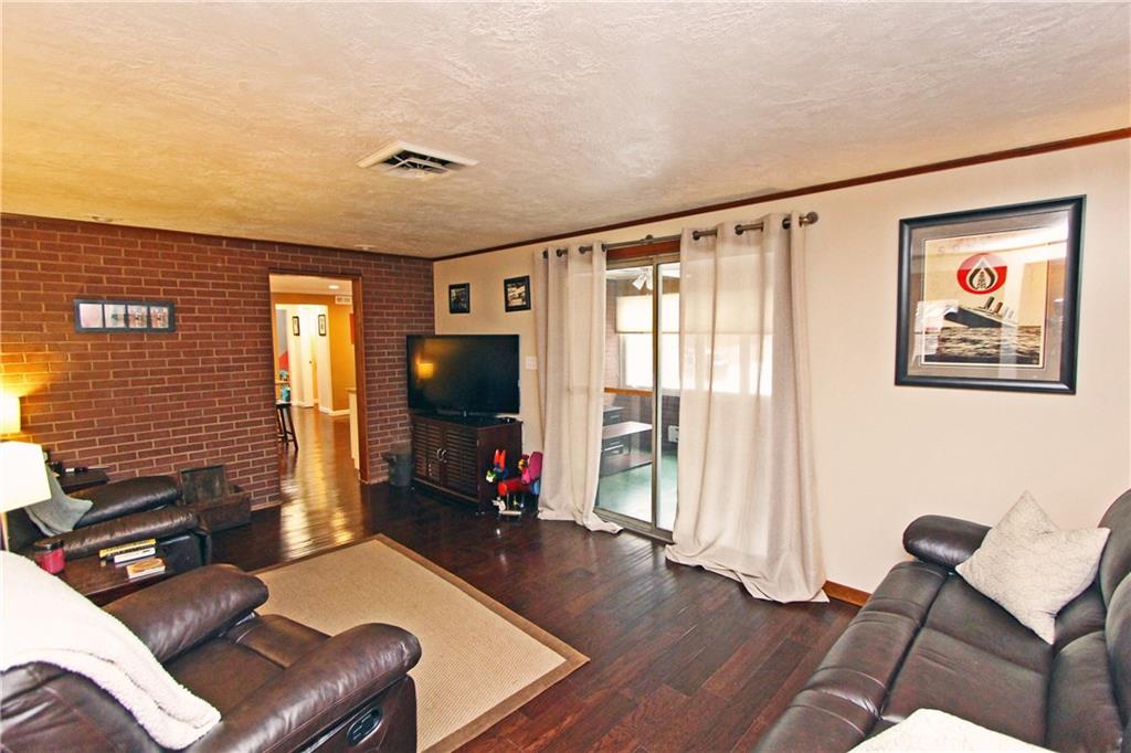 630 New Texas Road Pittsburgh, PA 15239 - Photo 11 of 25 Gallery Image 11