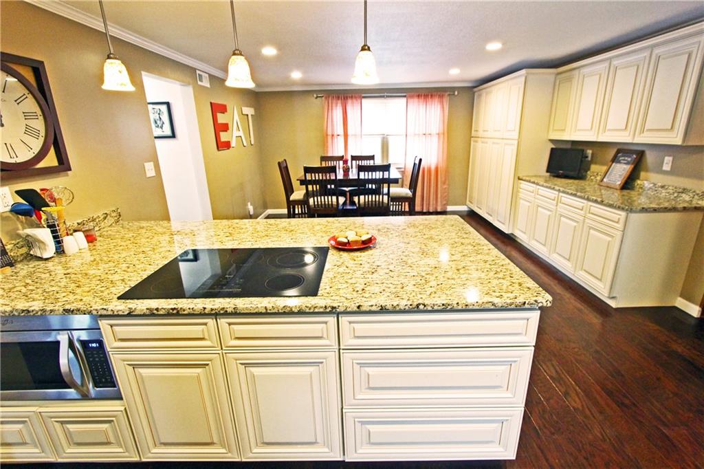 630 New Texas Road Pittsburgh, PA 15239 - Photo 5 of 25 Gallery Image 5