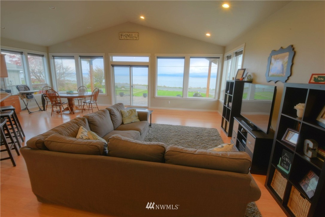 2209 Lummi Shore Road Bellingham, WA 98226 - Photo 2 of 25 Gallery Image 2