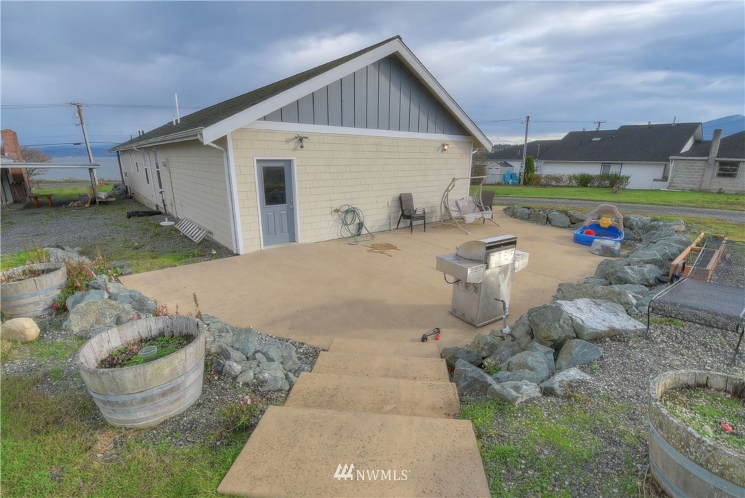 2209 Lummi Shore Road Bellingham, WA 98226 - Photo 18 of 25 Gallery Image 18
