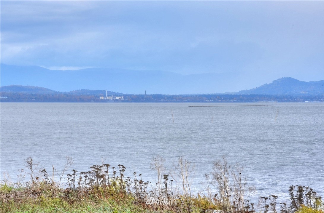 2209 Lummi Shore Road Bellingham, WA 98226 - Photo 24 of 25 Gallery Image 24