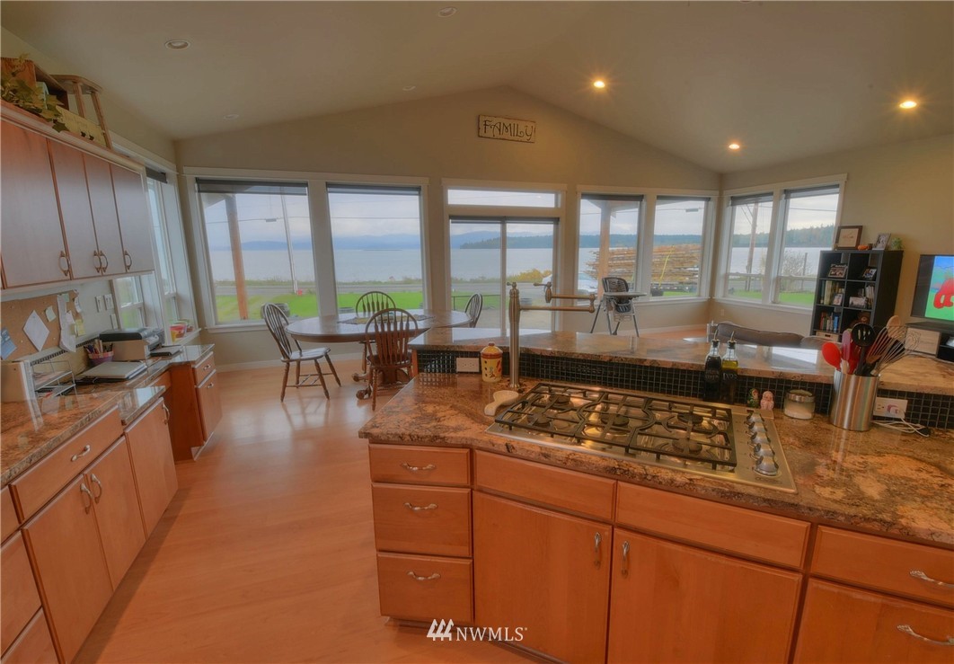 2209 Lummi Shore Road Bellingham, WA 98226 - Photo 5 of 25 Gallery Image 5