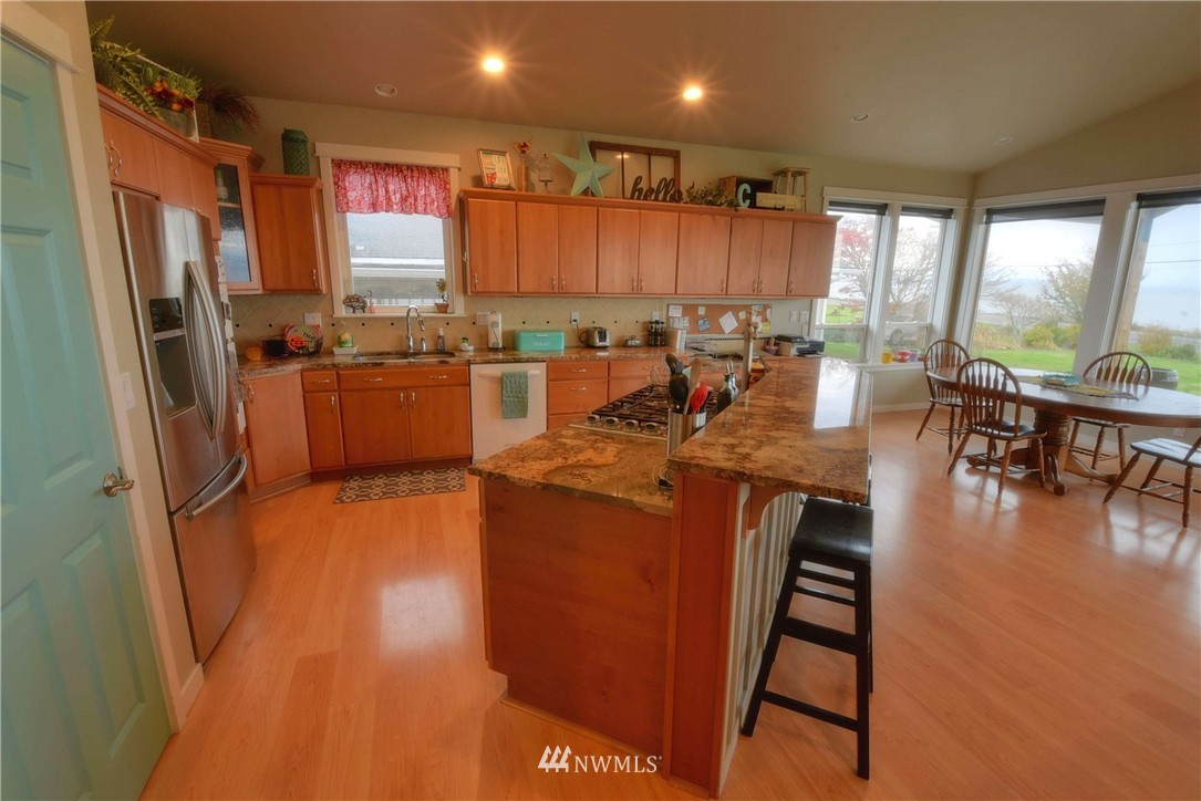 2209 Lummi Shore Road Bellingham, WA 98226 - Photo 7 of 25 Gallery Image 7