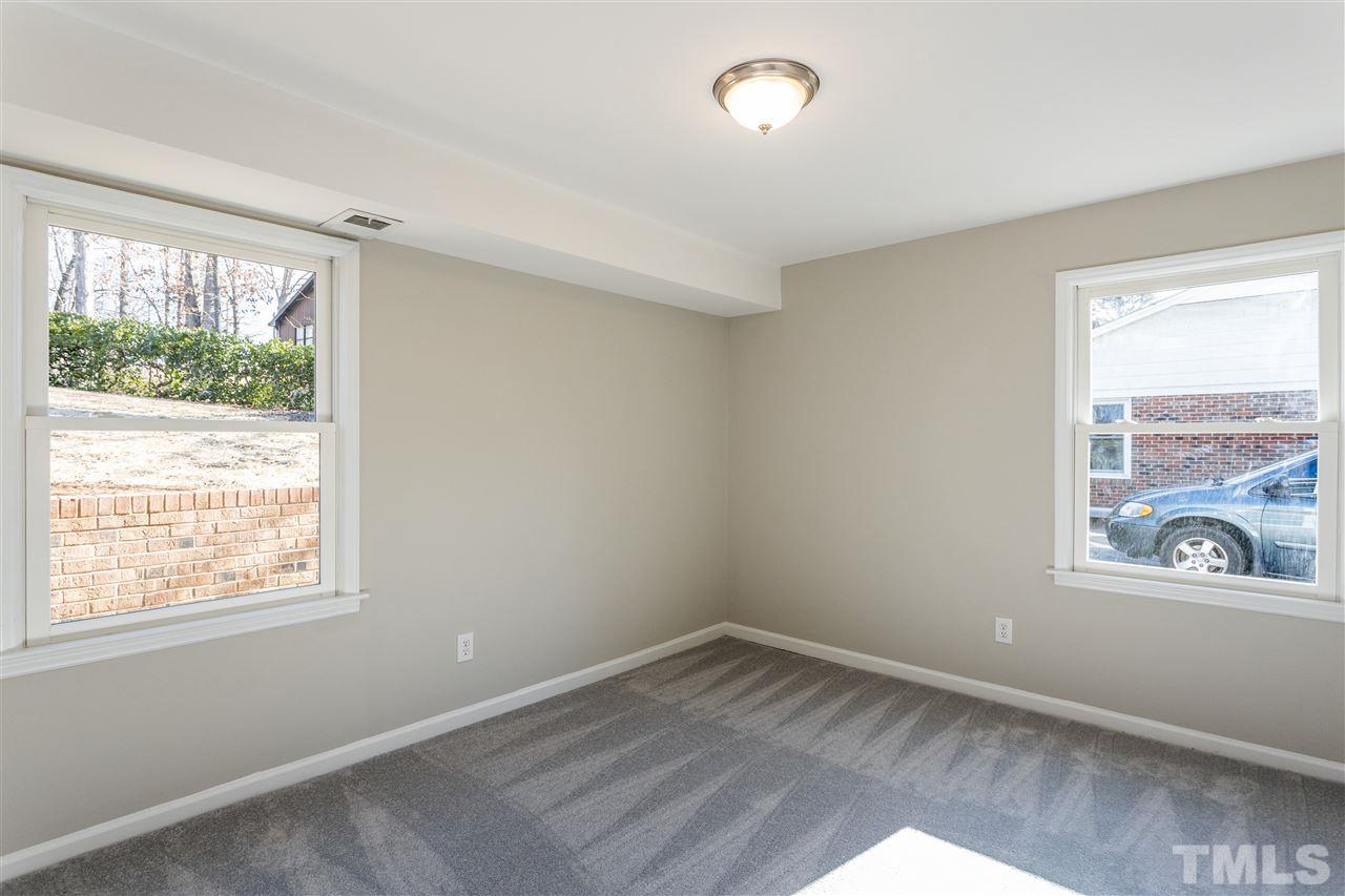 317 East Millbrook Road Raleigh, NC 27609 - Photo 18 of 29