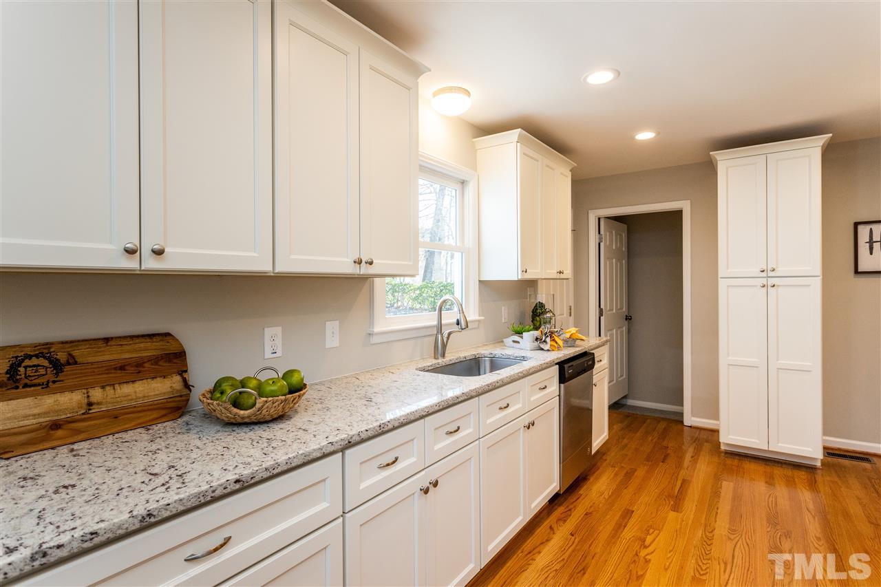 317 East Millbrook Road Raleigh, NC 27609 - Photo 8 of 29