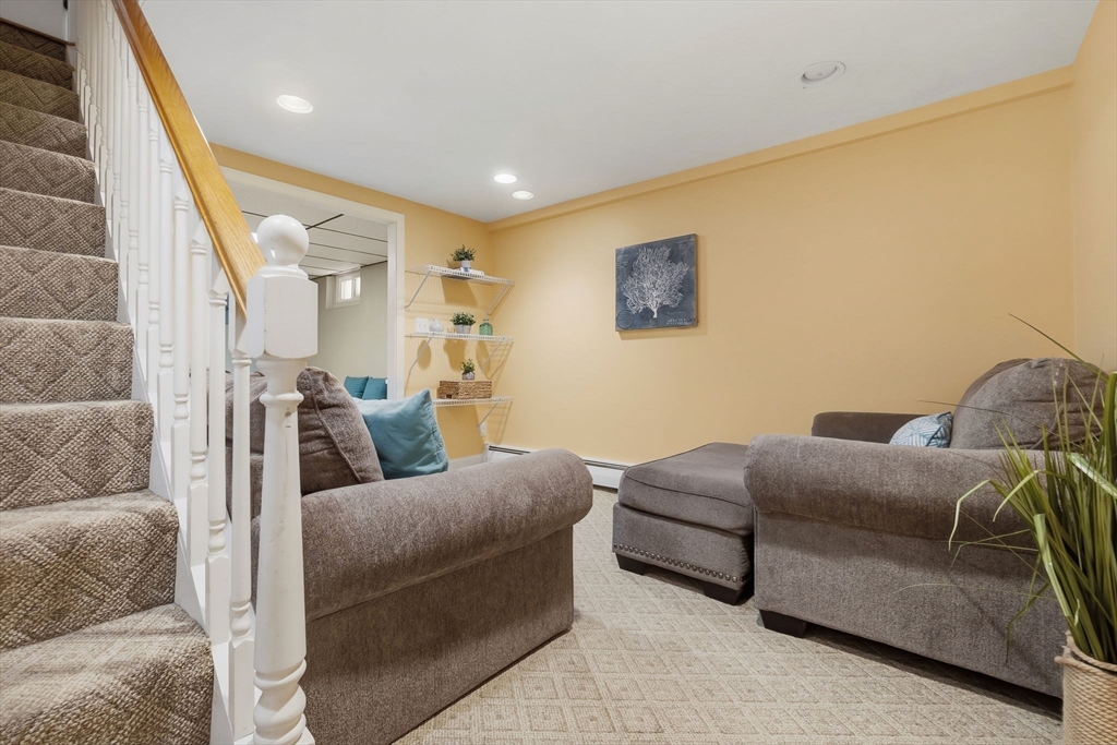 542 Trapelo Road Waltham, MA 02452 - Photo 31 of 42