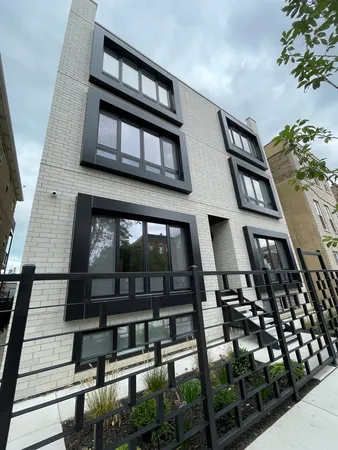 $6,500 | 719 North Elizabeth Street, Unit 3S, Chicago, IL 60642