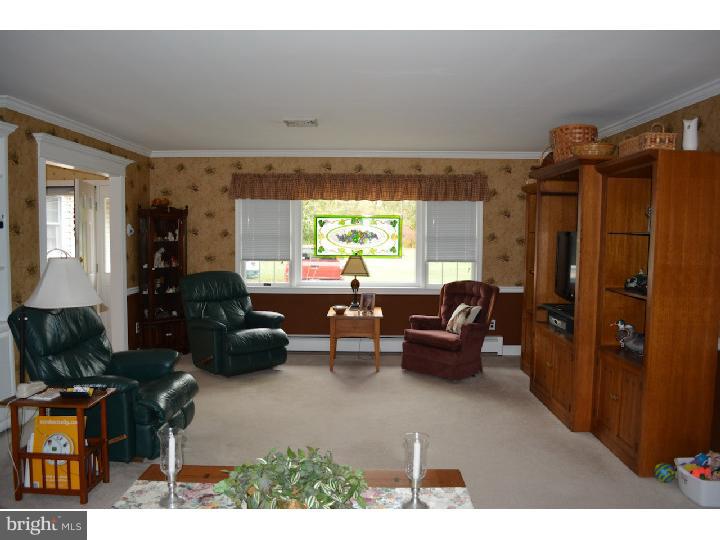 301 Fretz Road Telford, PA 18969 - Photo 3 of 15 Living Room