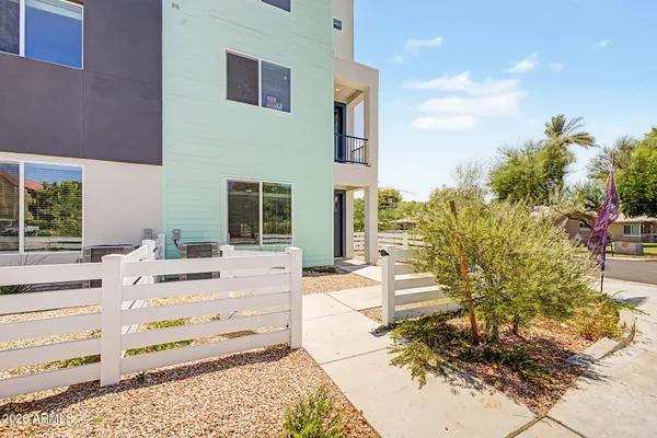 $7,500 | 2601 East Clarendon Avenue, Unit 9, Phoenix, AZ 85016