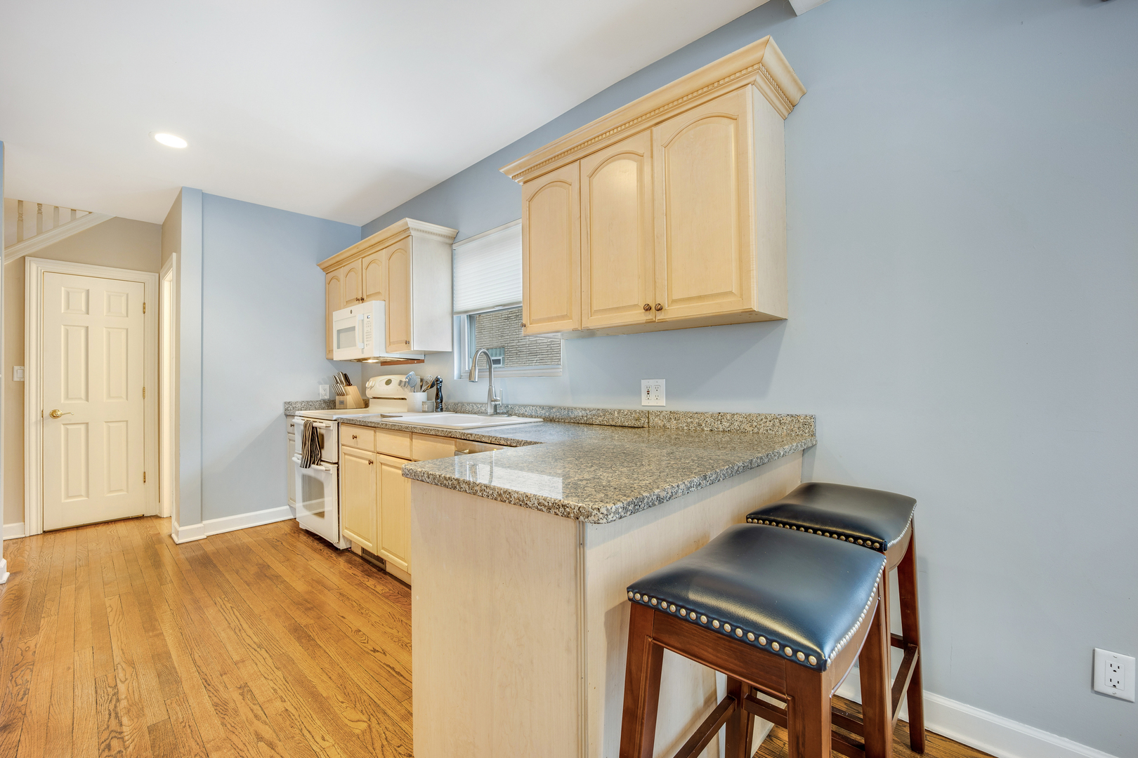 297 Gage Road Riverside, IL 60546 - Photo 15 of 55