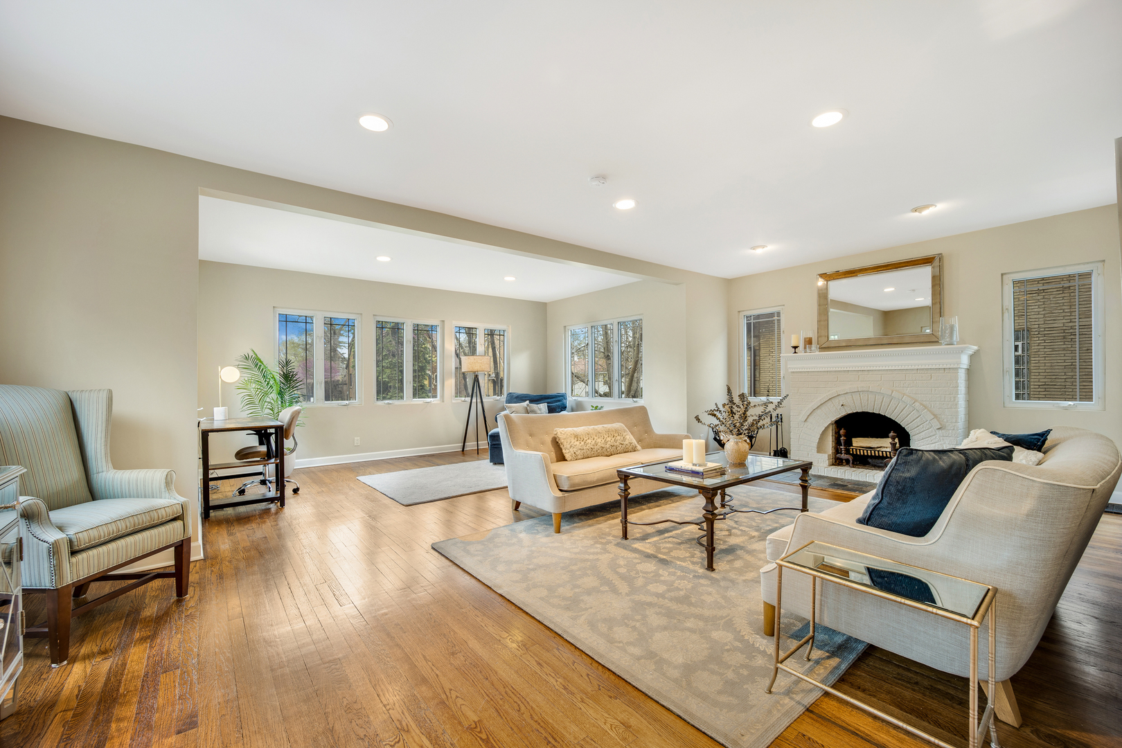 297 Gage Road Riverside, IL 60546 - Photo 5 of 55