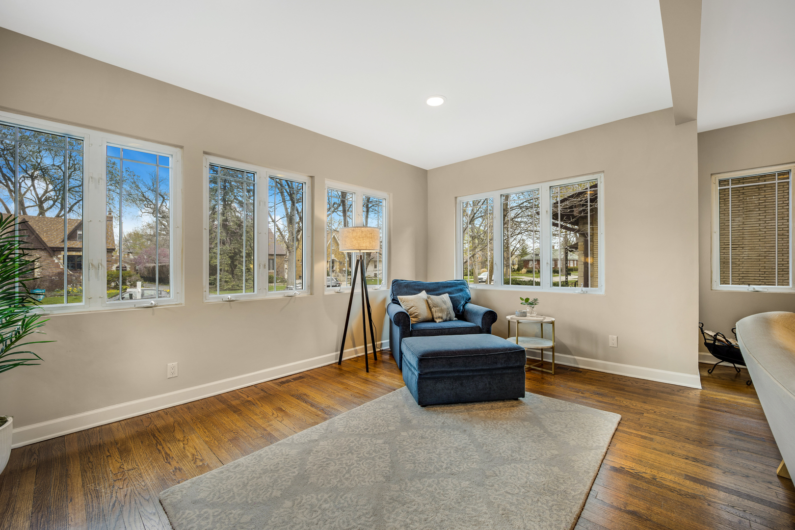 297 Gage Road Riverside, IL 60546 - Photo 6 of 55