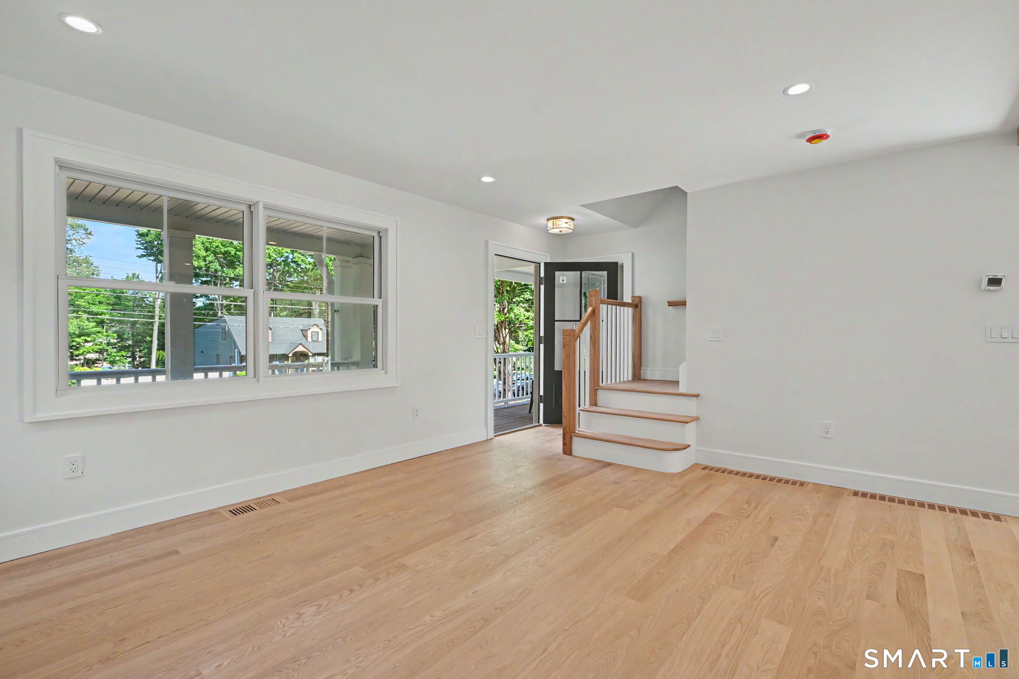244 Minivale Road Stamford, CT 06907 - Photo 5 of 36