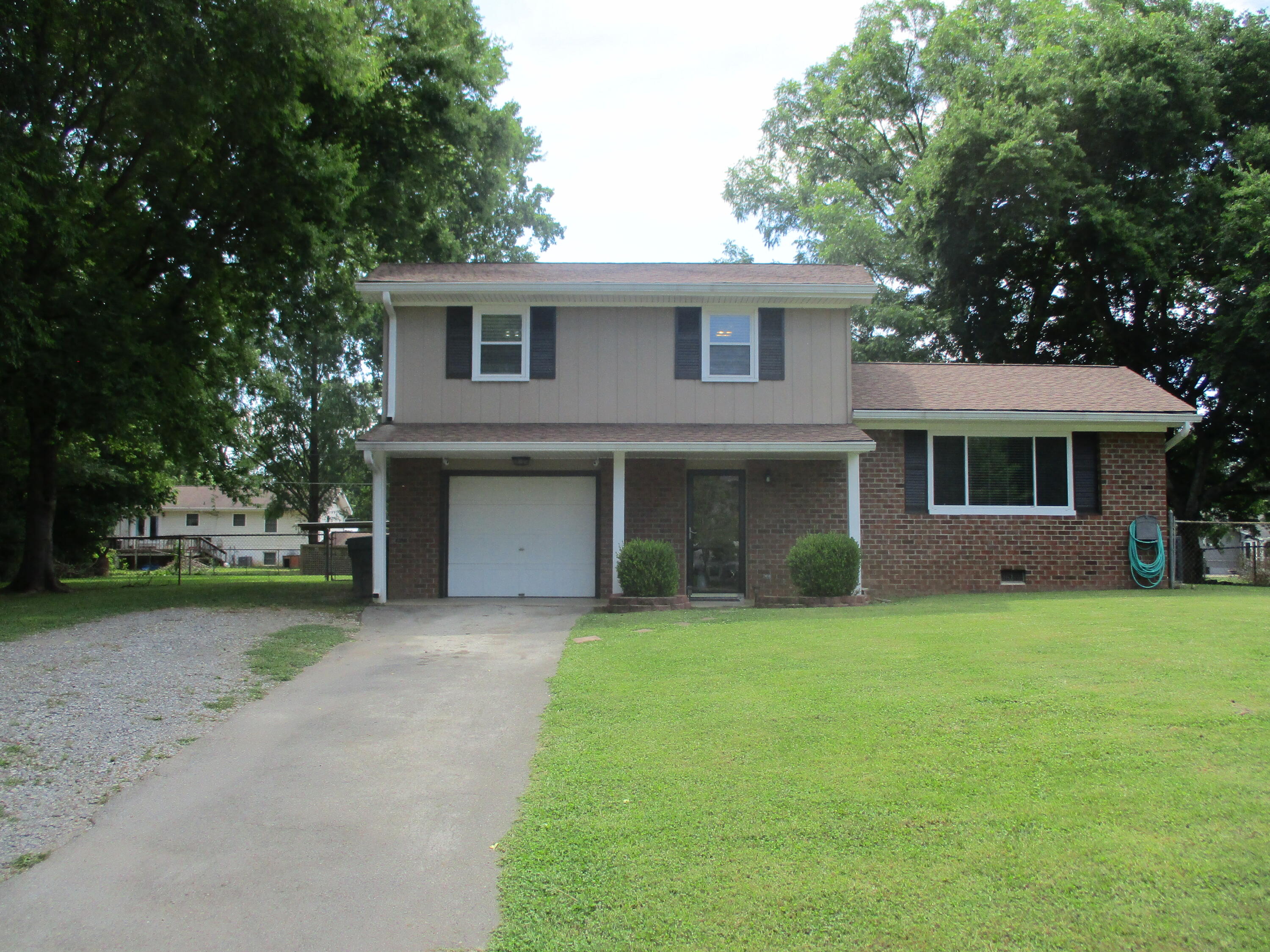 7218 Fairbanks Road Hixson, TN 37343 - Photo 1 of 27 IMG_0287