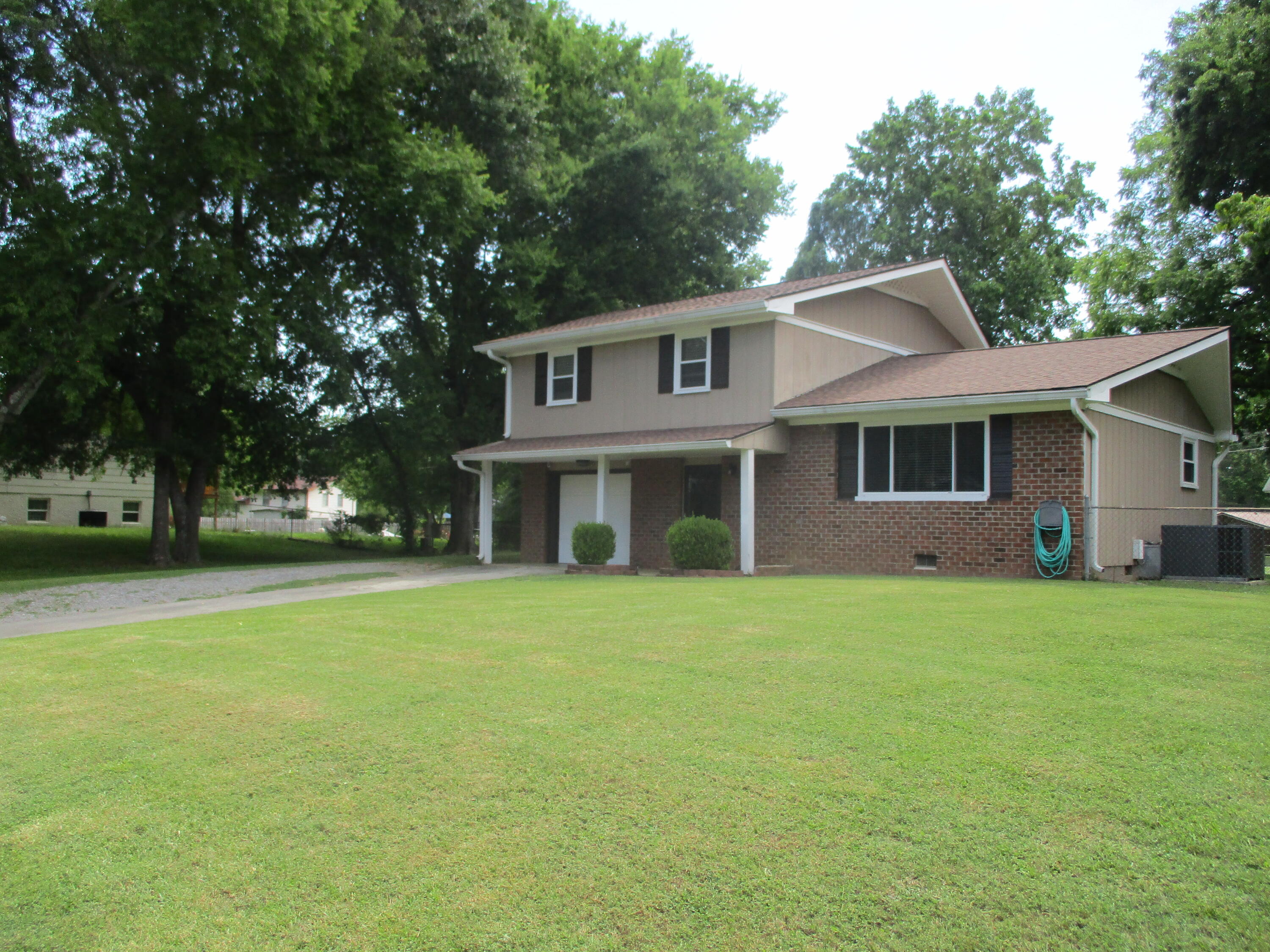 7218 Fairbanks Road Hixson, TN 37343 - Photo 2 of 27 IMG_0288