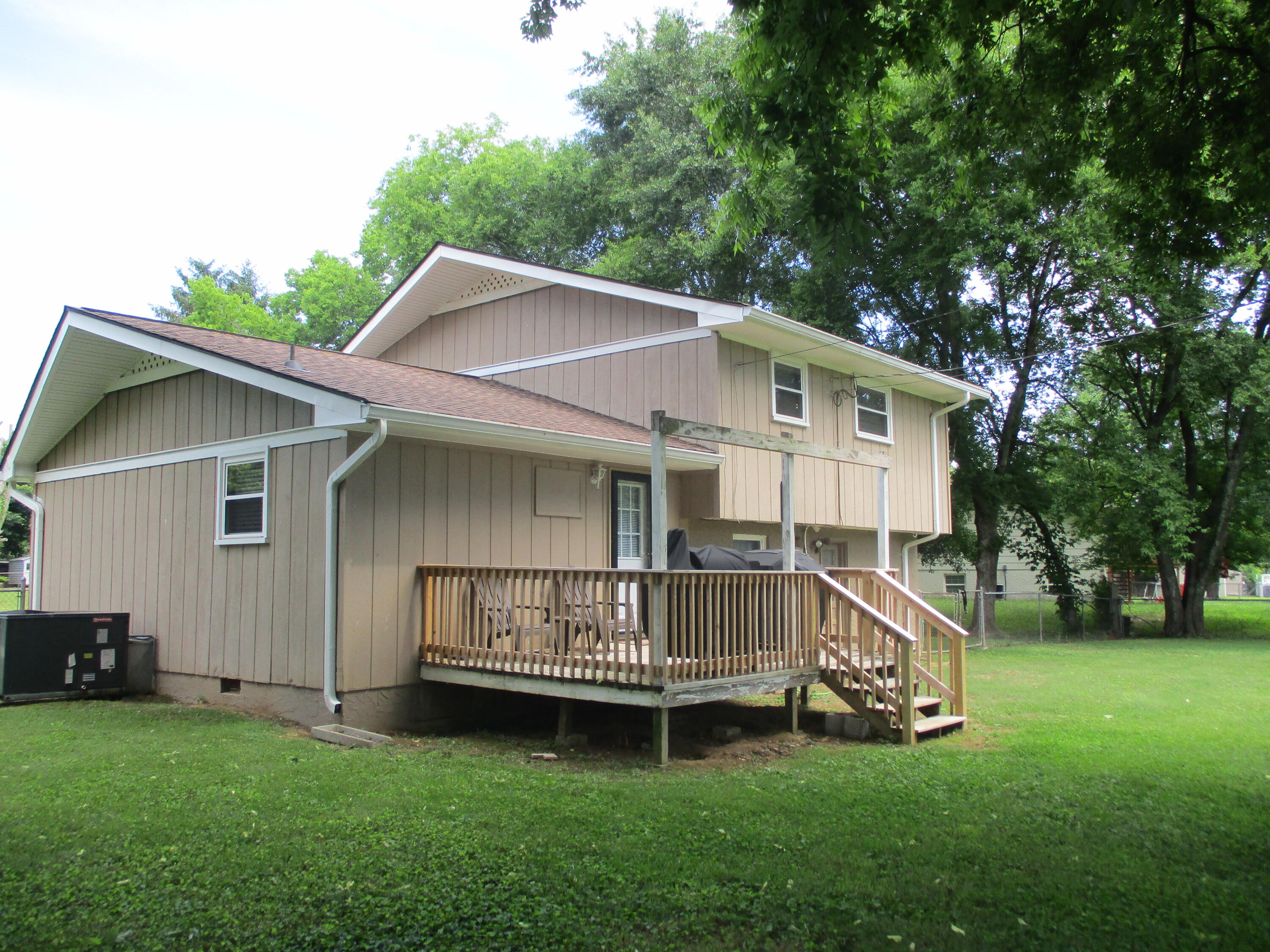7218 Fairbanks Road Hixson, TN 37343 - Photo 6 of 27 IMG_0292