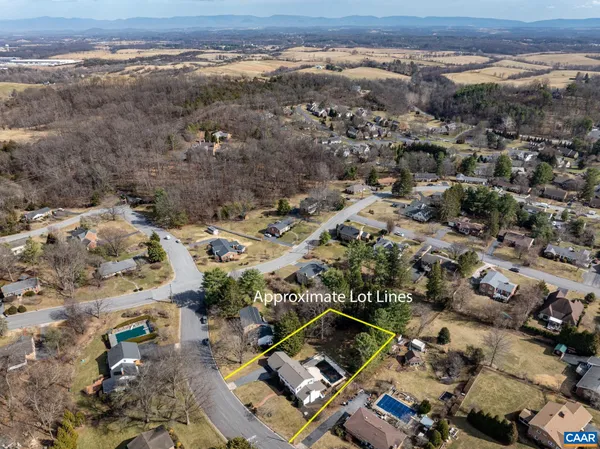 $475,000 | 303 Copeland Drive, Staunton, VA 24401