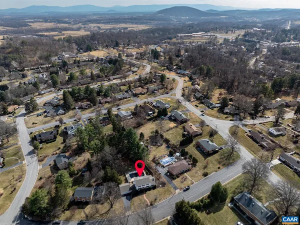 $475,000 | 303 Copeland Drive, Staunton, VA 24401