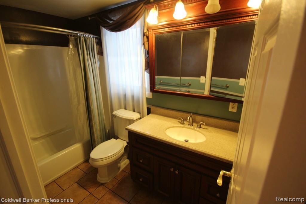 41790 Bemis Road Belleville, MI 48111 - Photo 19 of 25 015.jpg