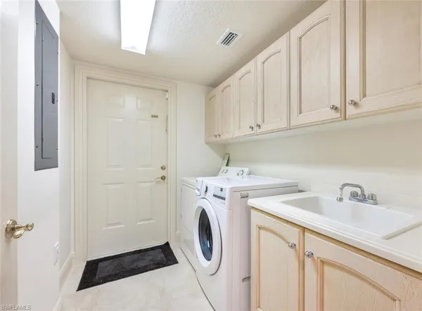 $543,000 | 9242 Tesoro Lane, Unit 101, Naples, FL 34114