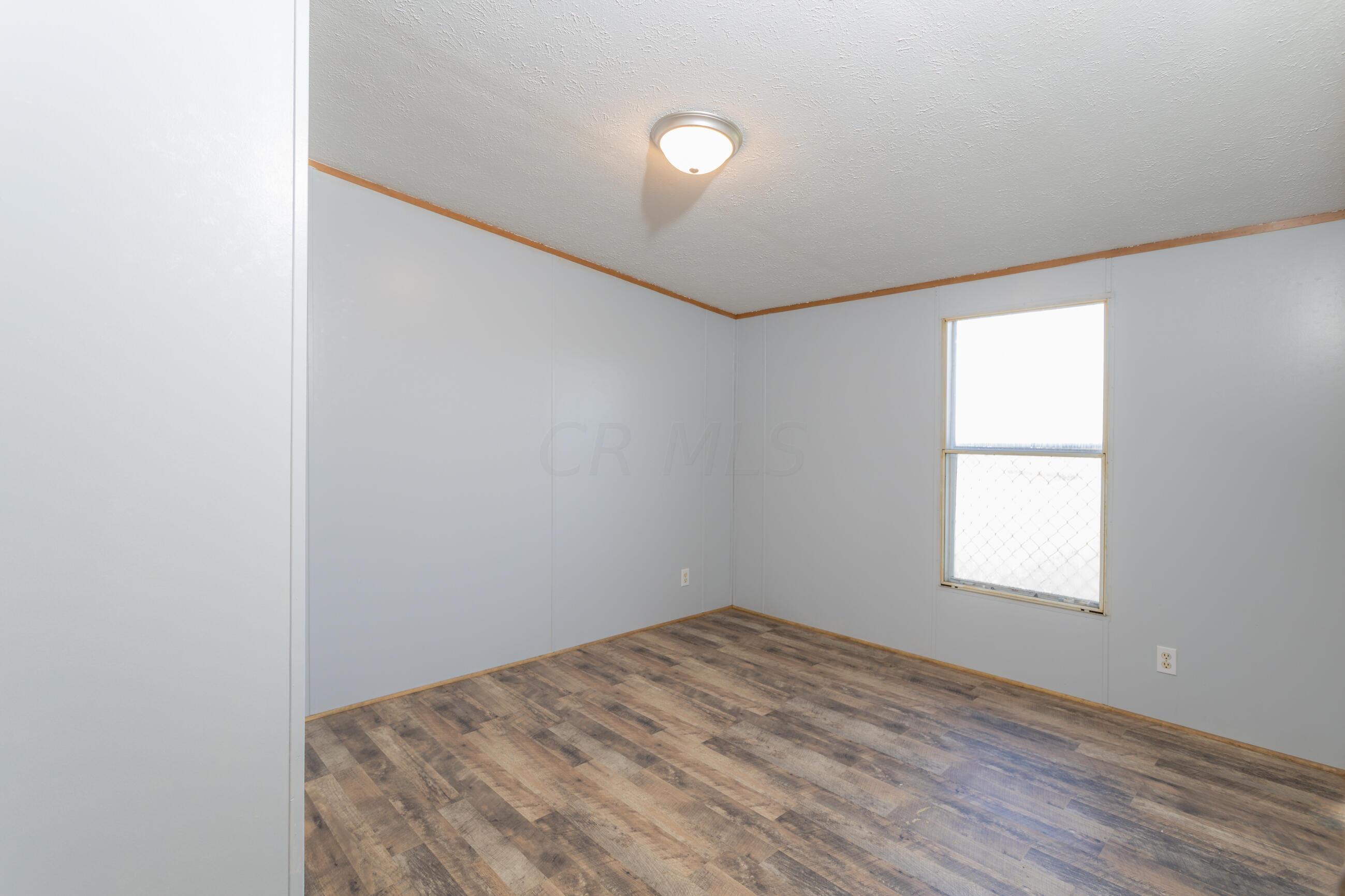 197 Derivan Road New Vienna, OH 45159 - Photo 8 of 26 197_Derivan_Road_22