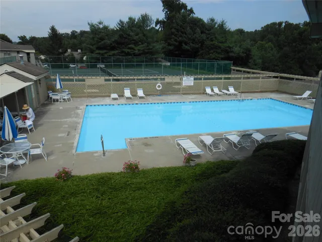 $256,400 | 602 Abbey Circle, Asheville, NC 28805