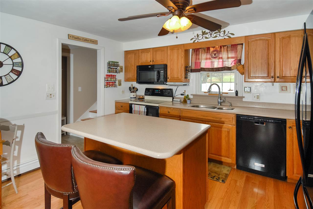 459 Goodwin Road Eliot, ME 03903 - Photo 4 of 27