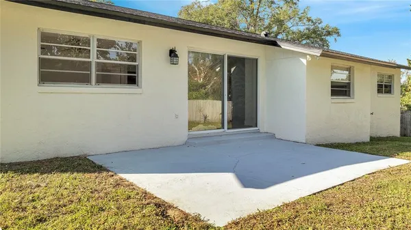 a view of an entrance of the house