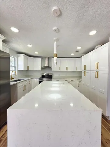 $470,000 | 6160 71st Avenue North, Pinellas Park, FL 33781