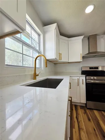 $470,000 | 6160 71st Avenue North, Pinellas Park, FL 33781