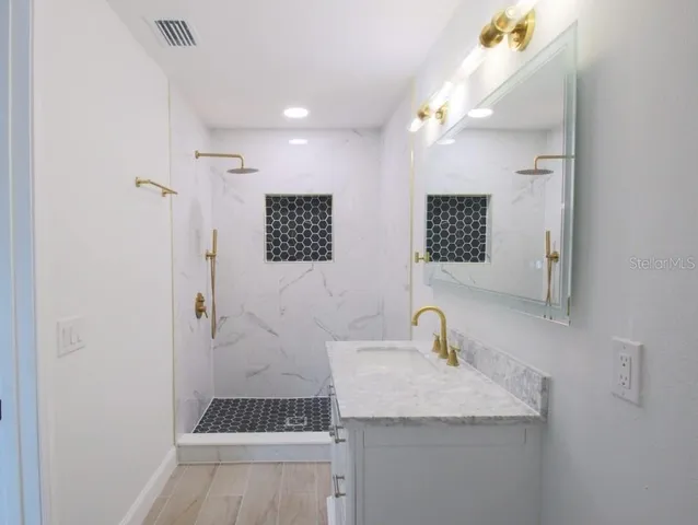 $470,000 | 6160 71st Avenue North, Pinellas Park, FL 33781