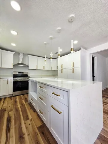 $470,000 | 6160 71st Avenue North, Pinellas Park, FL 33781