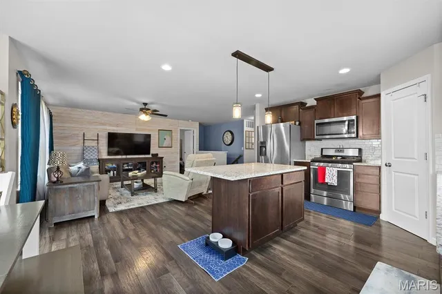 $279,000 | 1003 Koenig Drive, Godfrey, IL 62035