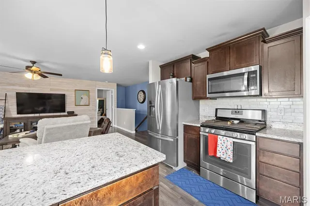 $279,000 | 1003 Koenig Drive, Godfrey, IL 62035