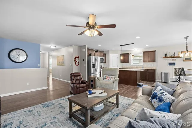 $279,000 | 1003 Koenig Drive, Godfrey, IL 62035