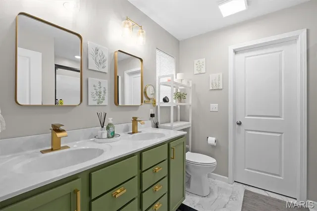 $279,000 | 1003 Koenig Drive, Godfrey, IL 62035