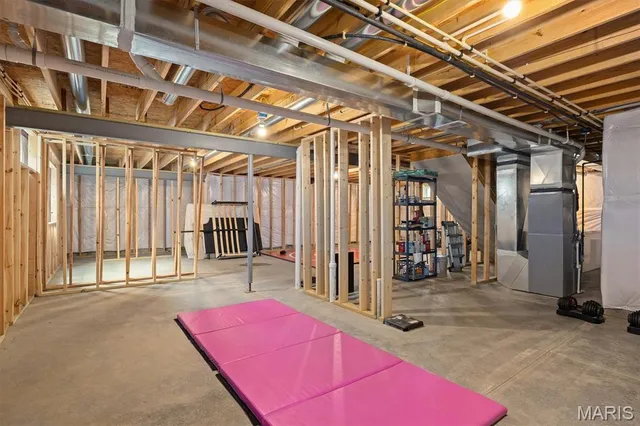 $279,000 | 1003 Koenig Drive, Godfrey, IL 62035