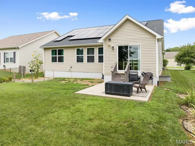 $279,000 | 1003 Koenig Drive, Godfrey, IL 62035