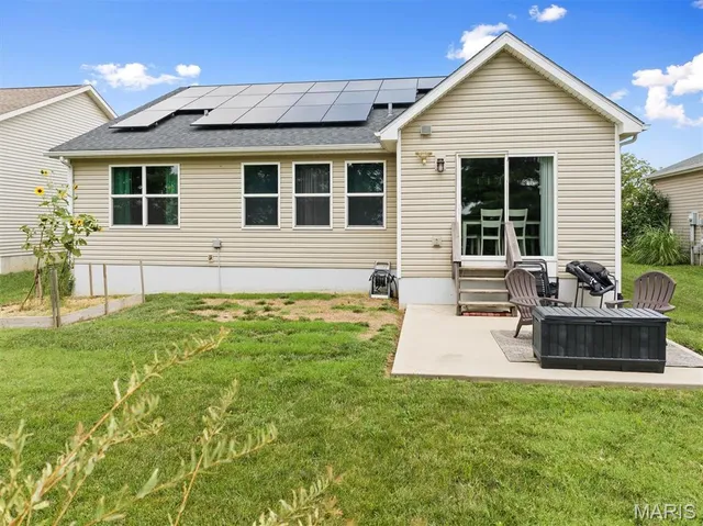 $279,000 | 1003 Koenig Drive, Godfrey, IL 62035